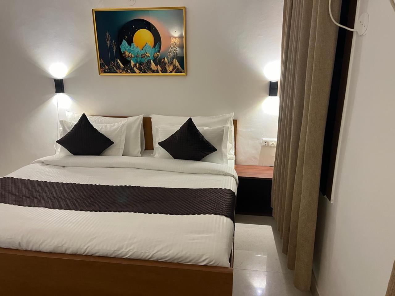 Aura Luxury Studio I Couple Friendly I Near Golf Course Road, Sector 57, 구르가온 외부 사진